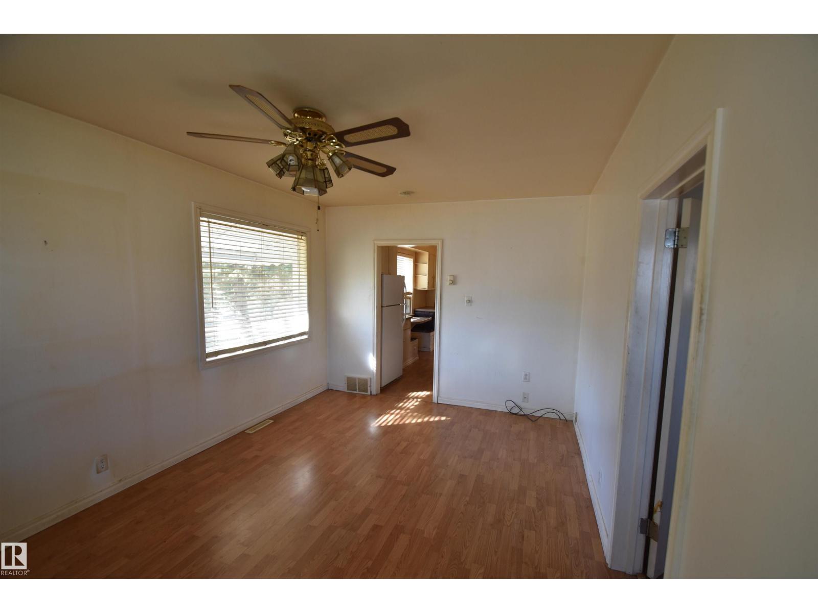 5018 50 ST — photo 14