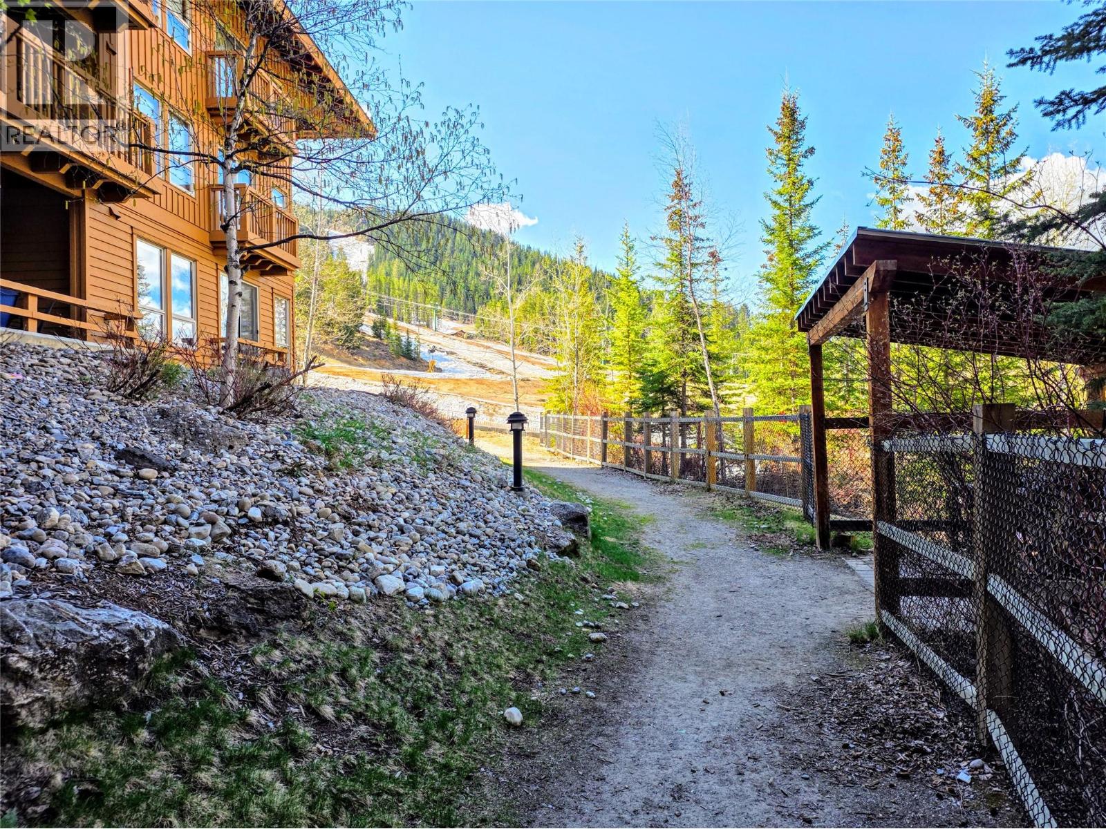 #318 2080 Summit Drive - 24