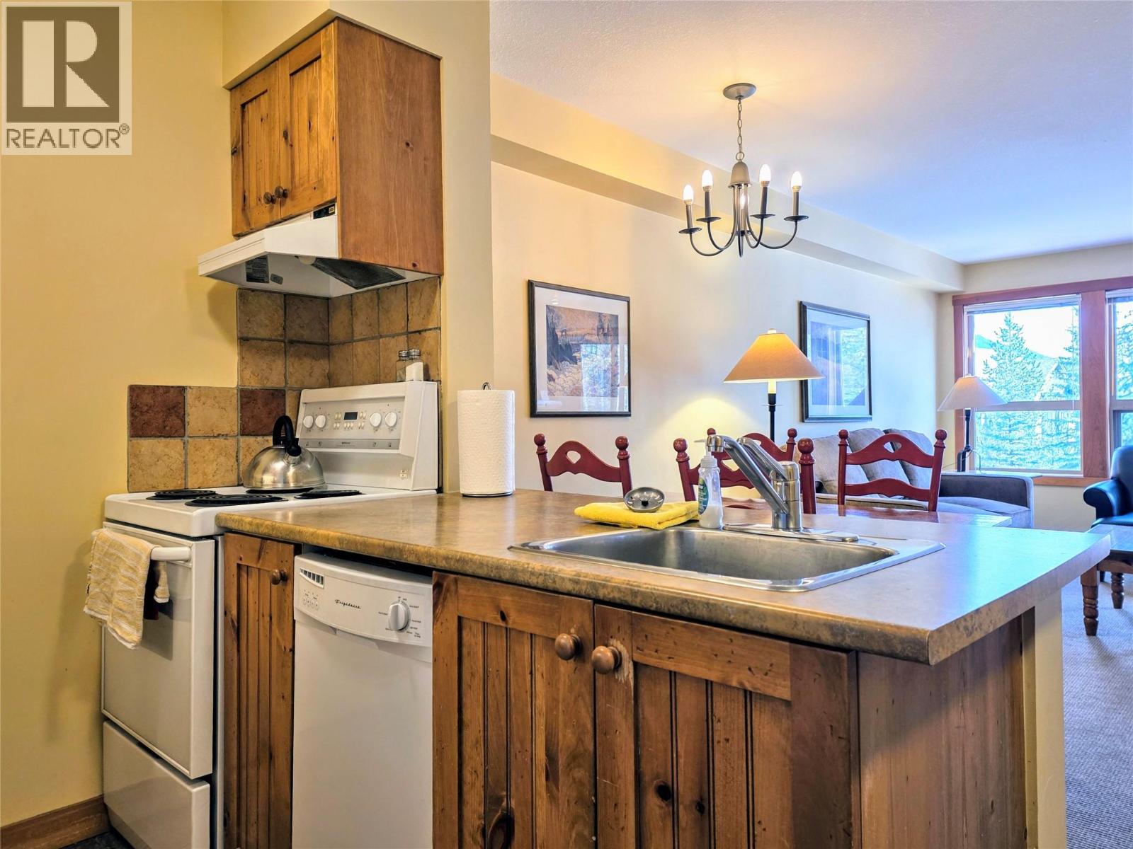 #318 2080 Summit Drive - 4