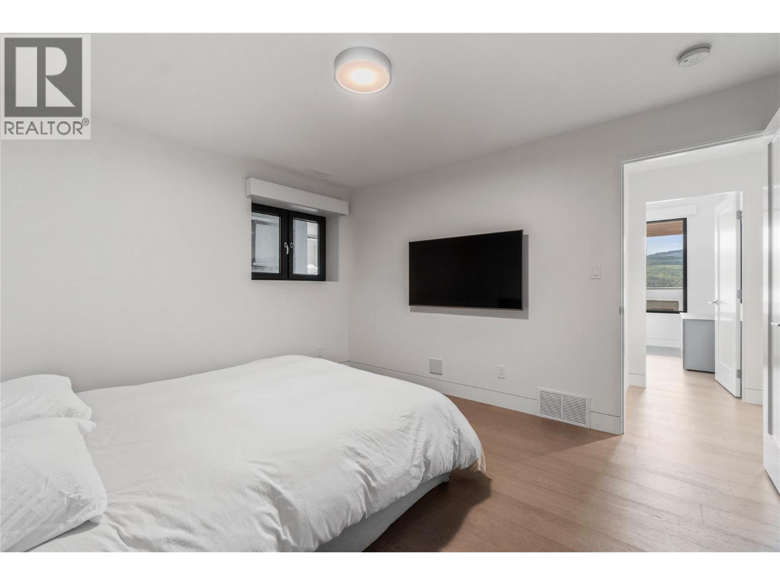 #6 8200 Squilax Anglemont Road - 42