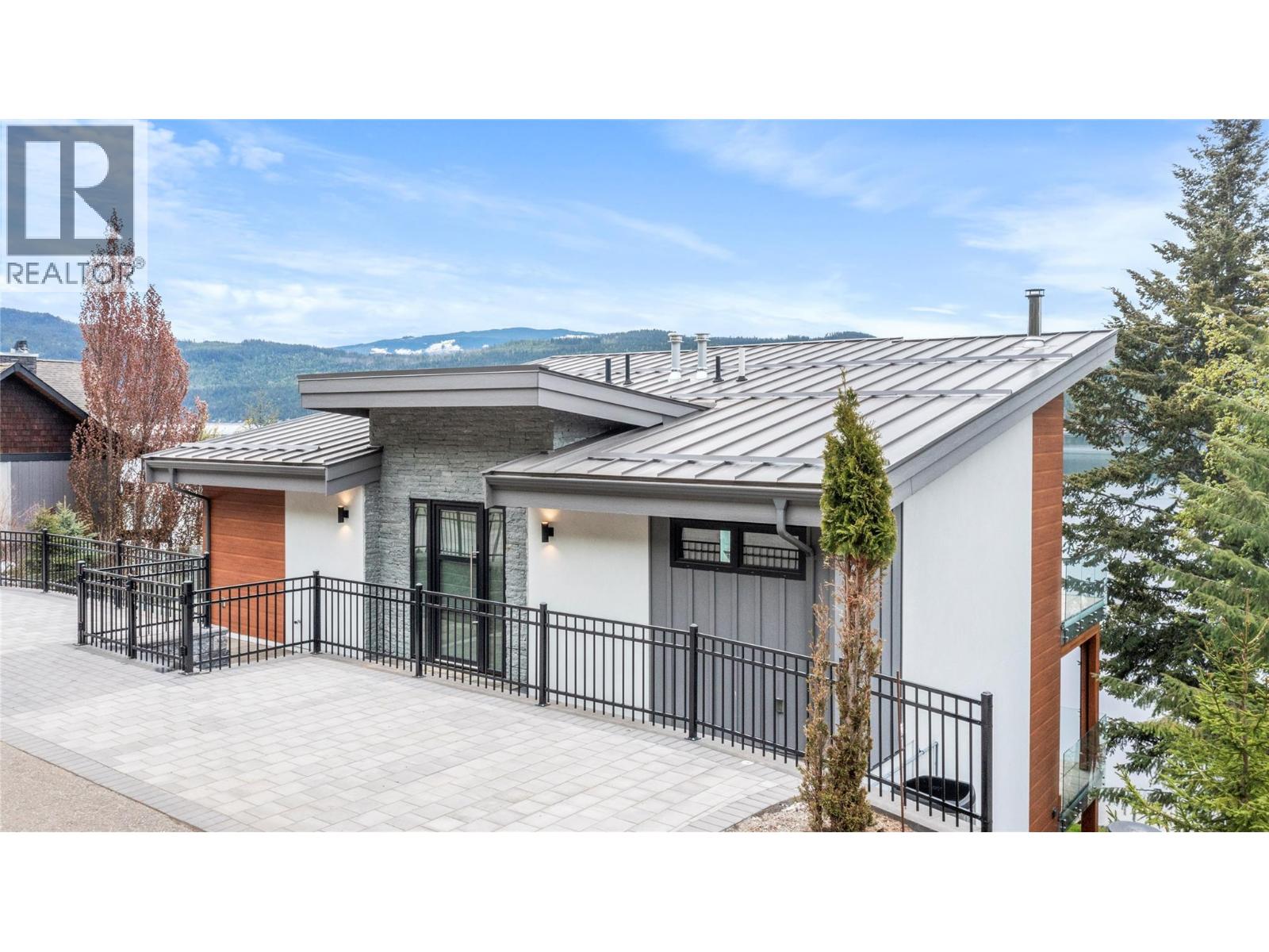 #6 8200 Squilax Anglemont Road - 57