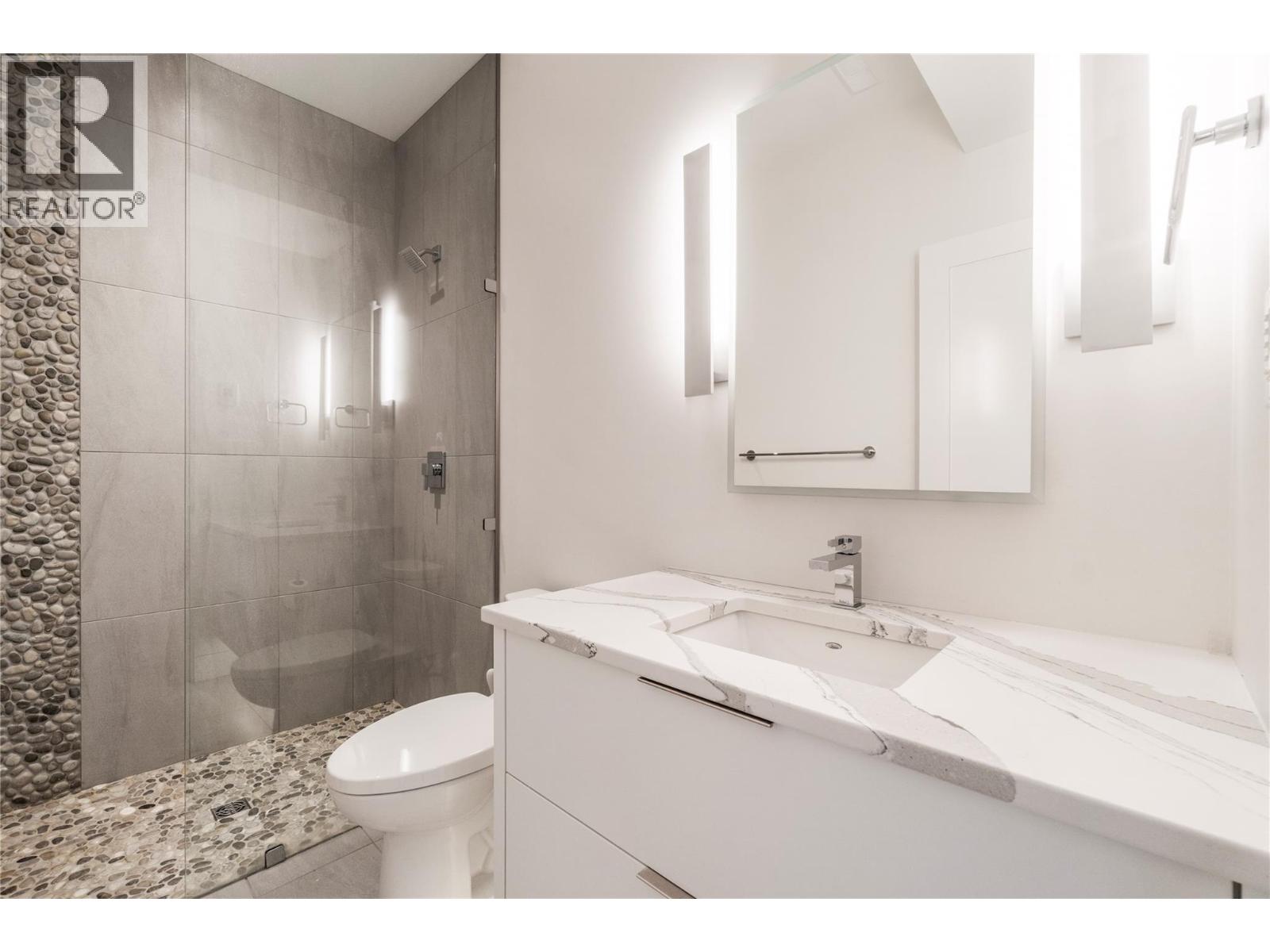 #6 8200 Squilax Anglemont Road - 39