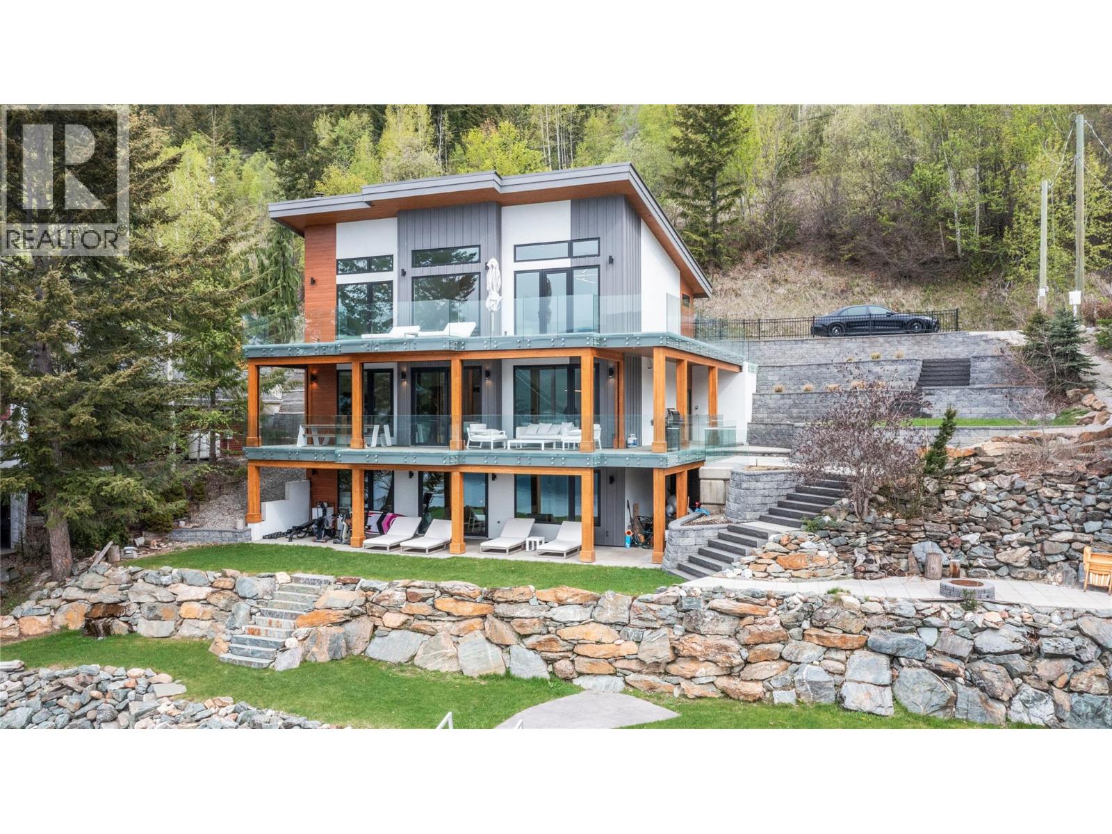 #6 8200 Squilax Anglemont Road - 64