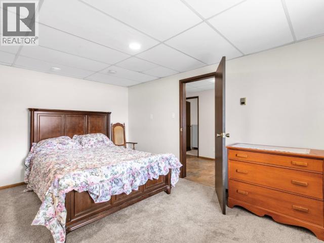 4 & 6 NISUTLIN DRIVE - 31