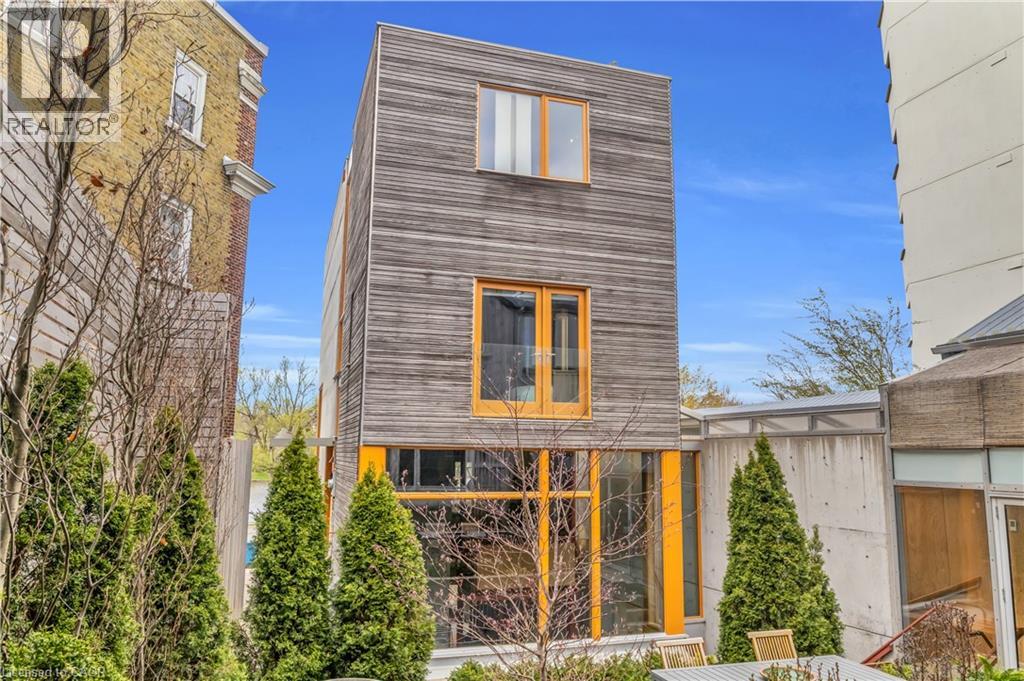 7 COBOURG Street - 34