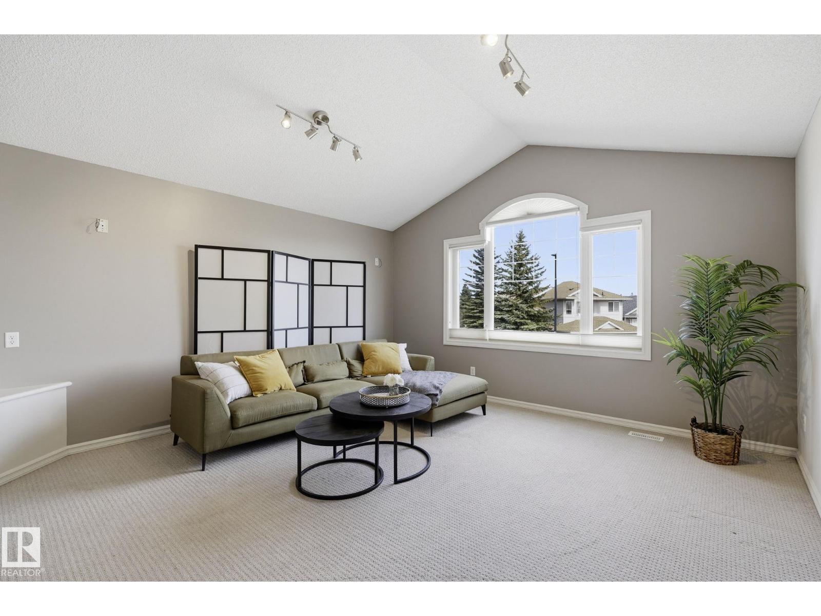 3327 32 AV NW - 14