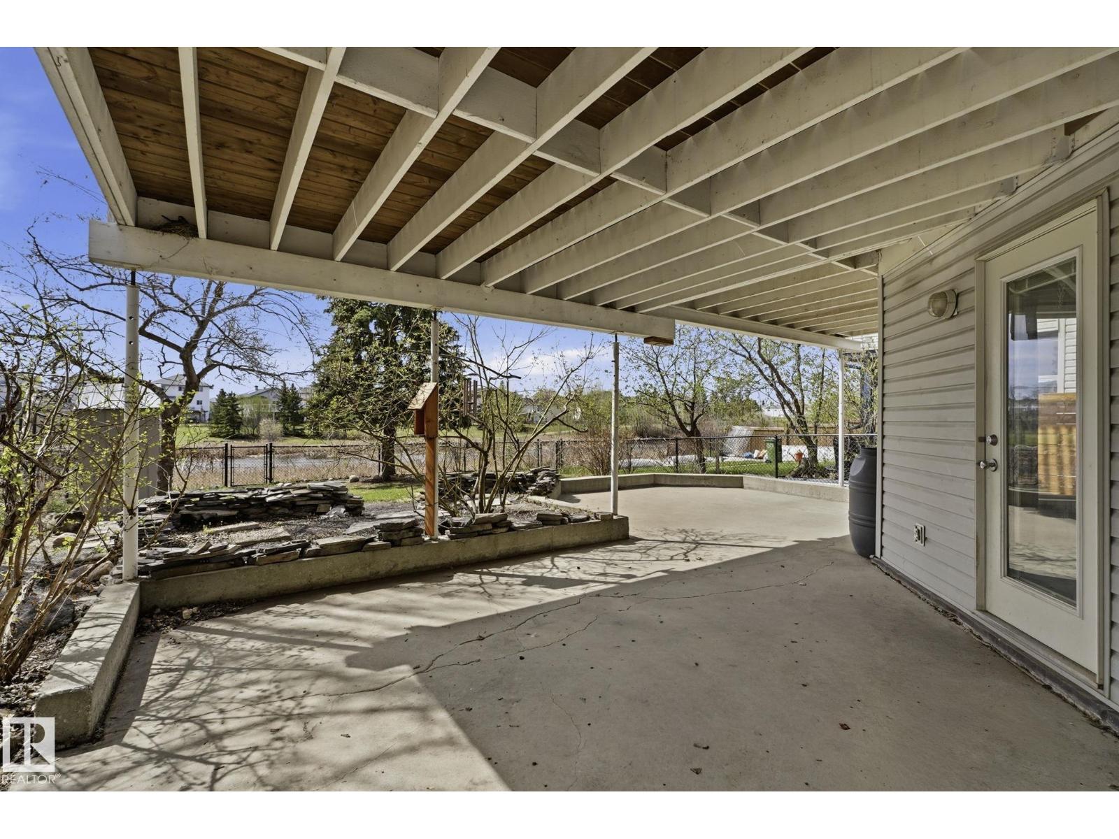 3327 32 AV NW - 36