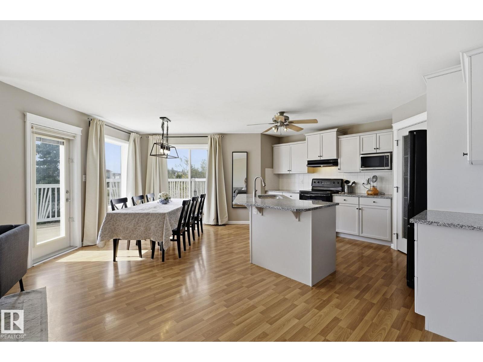 3327 32 AV NW - 6