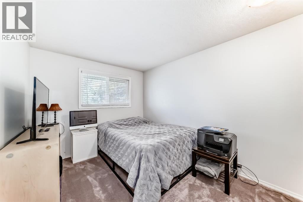 #11 800 Bowcroft Place - 22