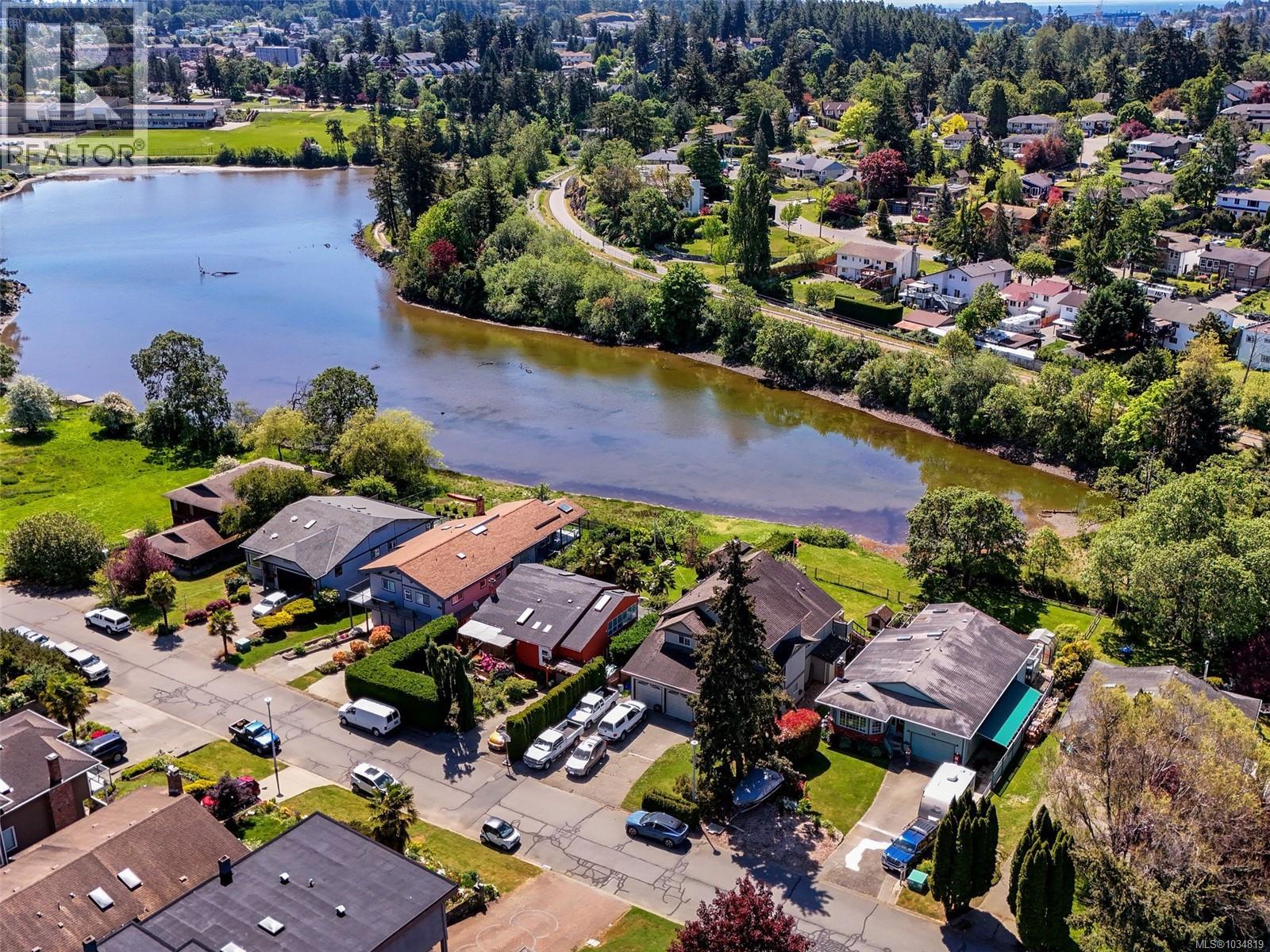 49 Caton Pl, View Royal