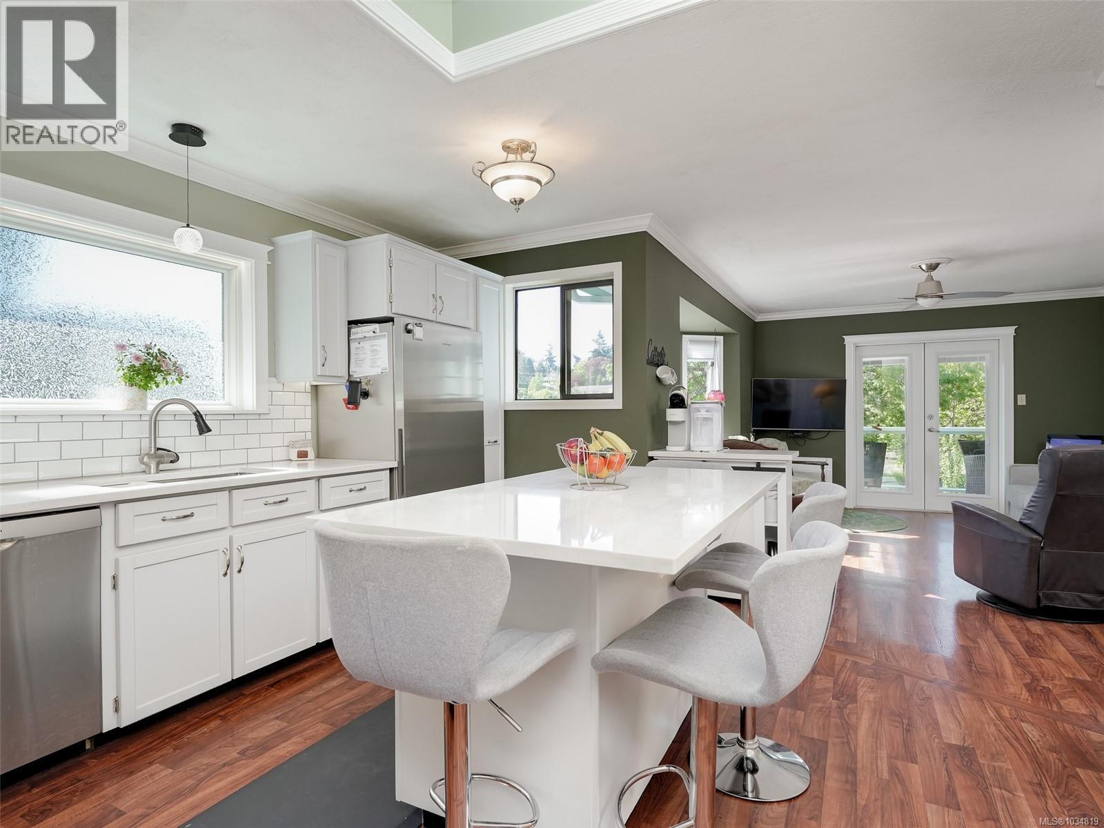 49 Caton Pl, View Royal