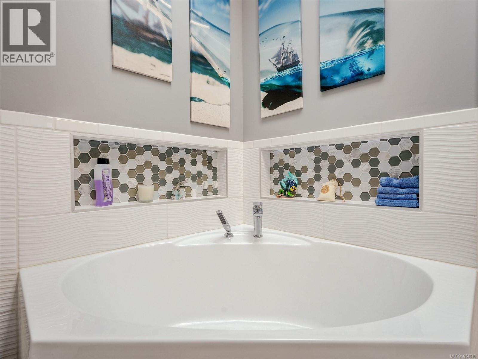 49 Caton Pl, View Royal