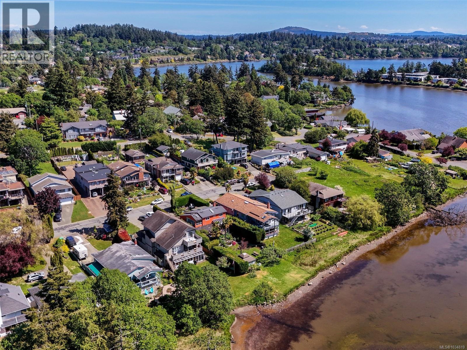 49 Caton Pl, View Royal