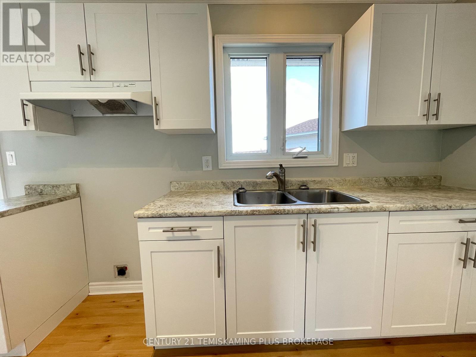 487 ROSS AVENUE - 11