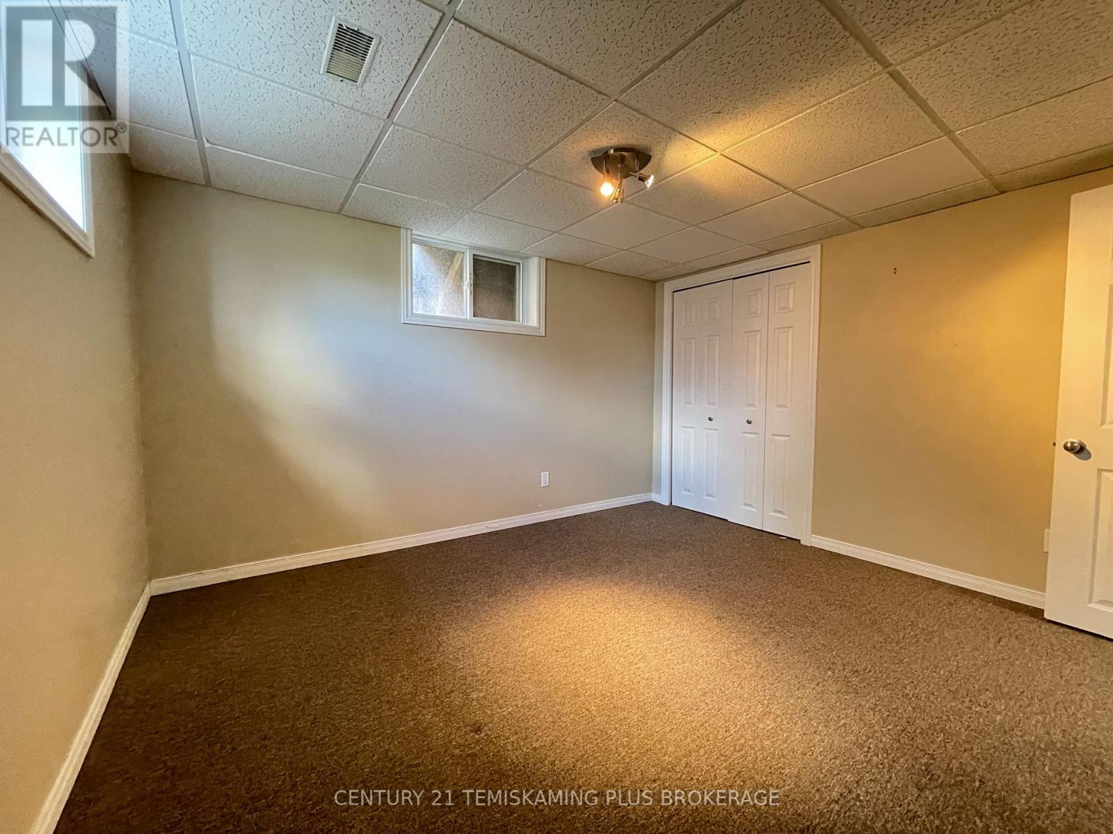 487 ROSS AVENUE - 25
