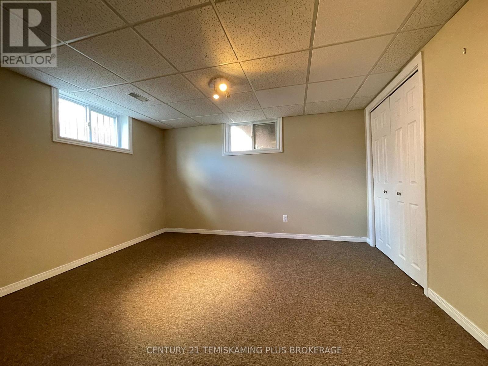 487 ROSS AVENUE - 26