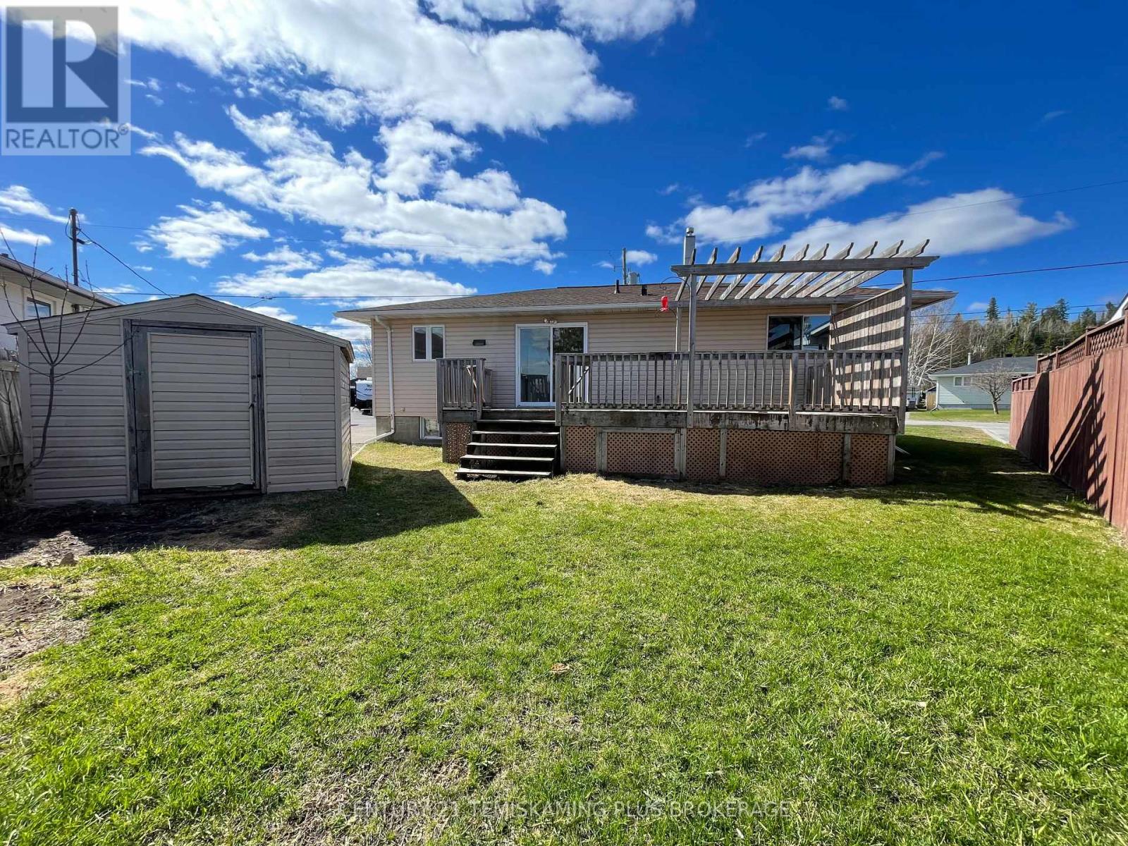 487 ROSS AVENUE - 4