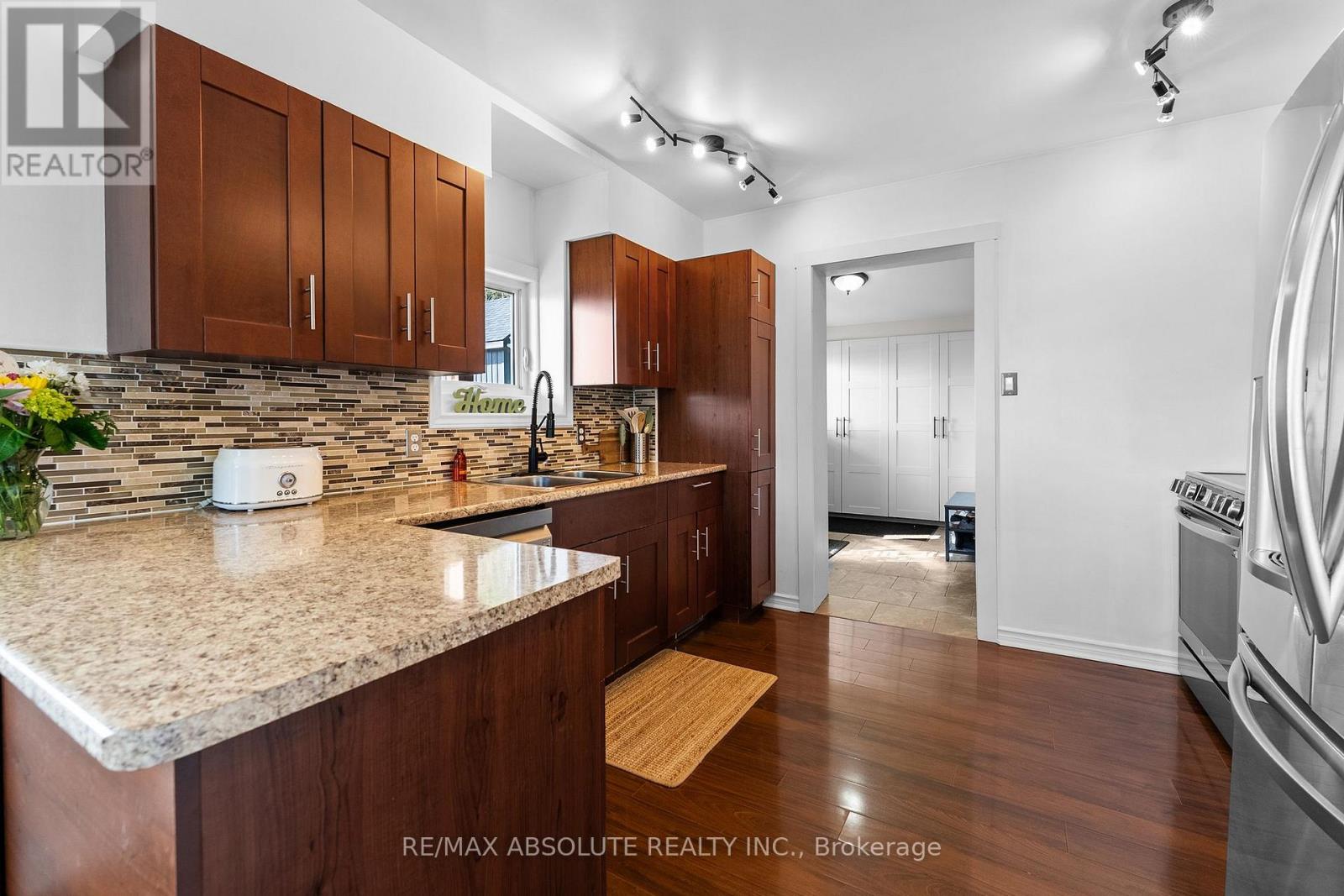 1655 RIVER ROAD - 11