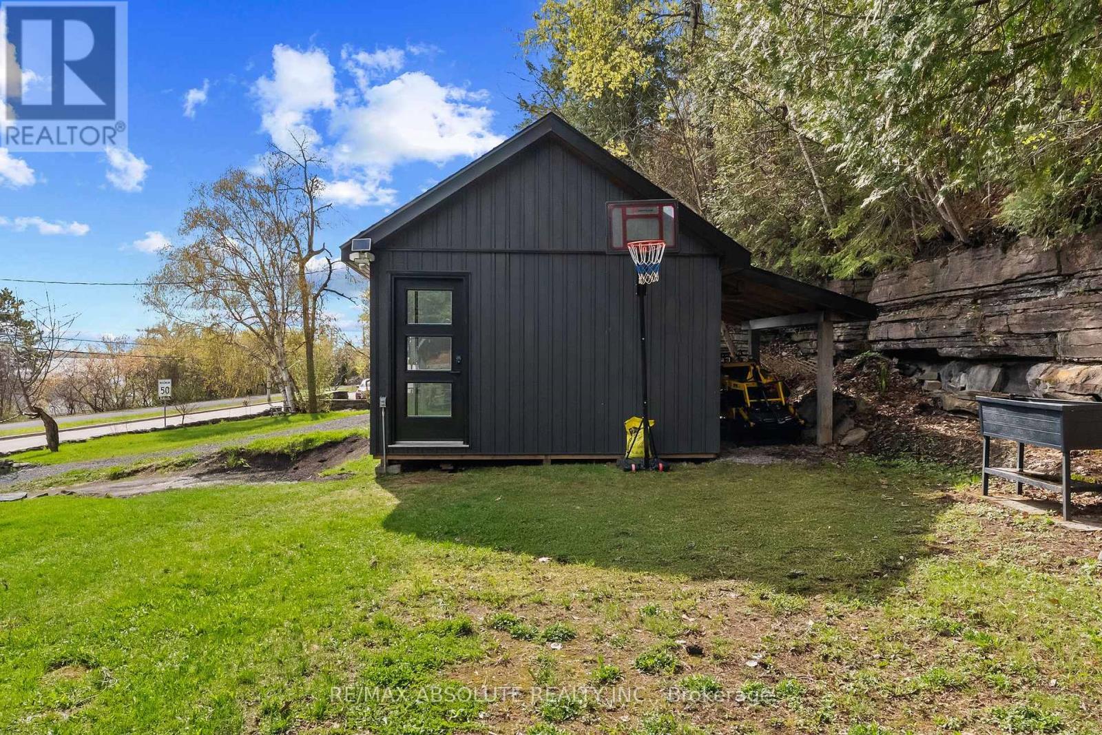 1655 RIVER ROAD - 46
