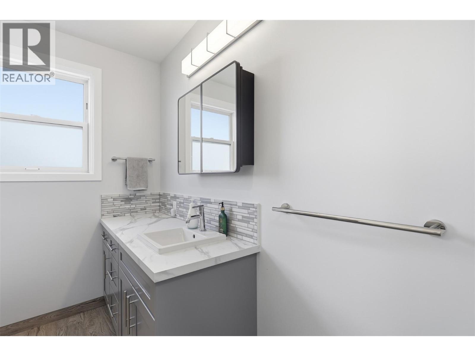1128 Nicola Street - 17