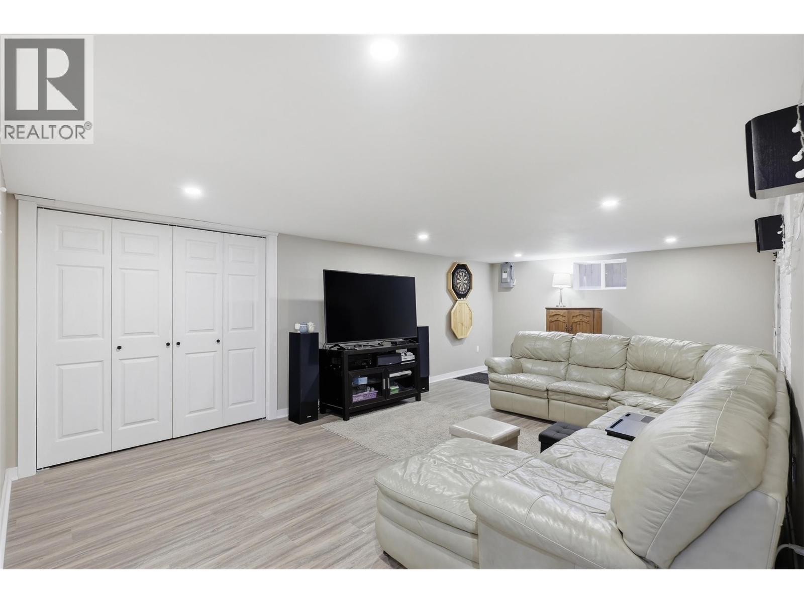 1128 Nicola Street - 32