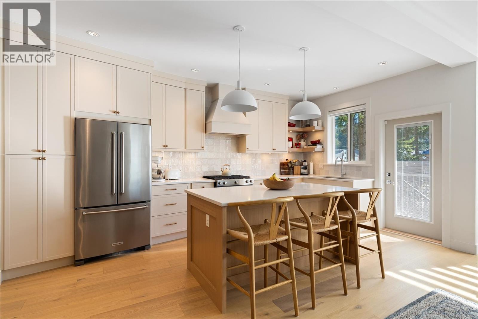 973 Isabell Ave - 4
