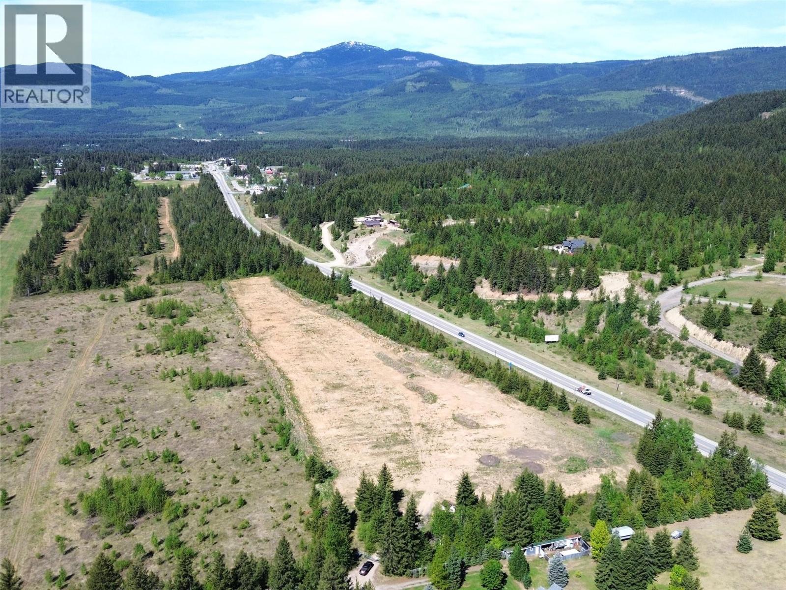 640E YELLOWHEAD Highway - main photo