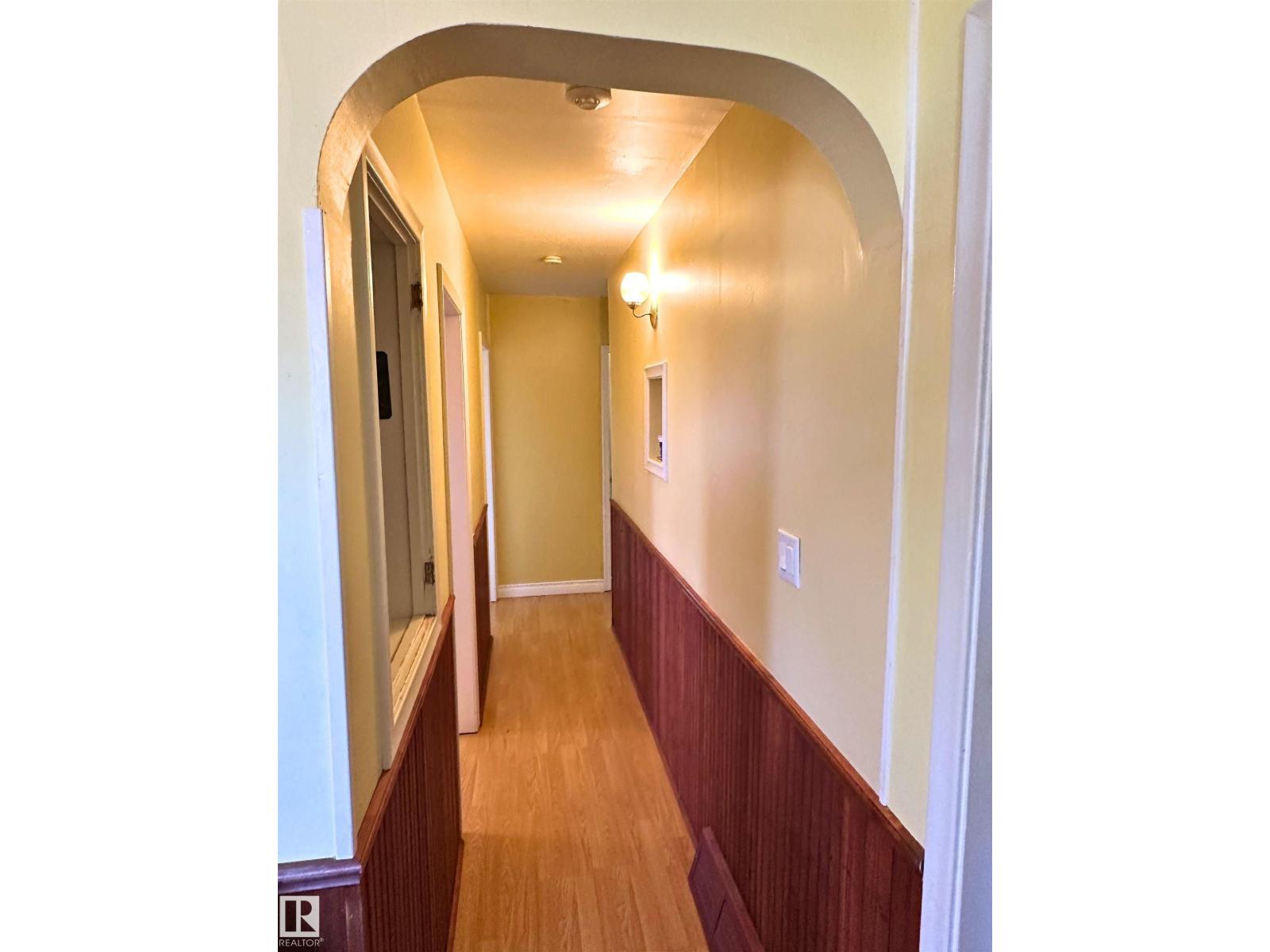 5035 49 AV NW - 15