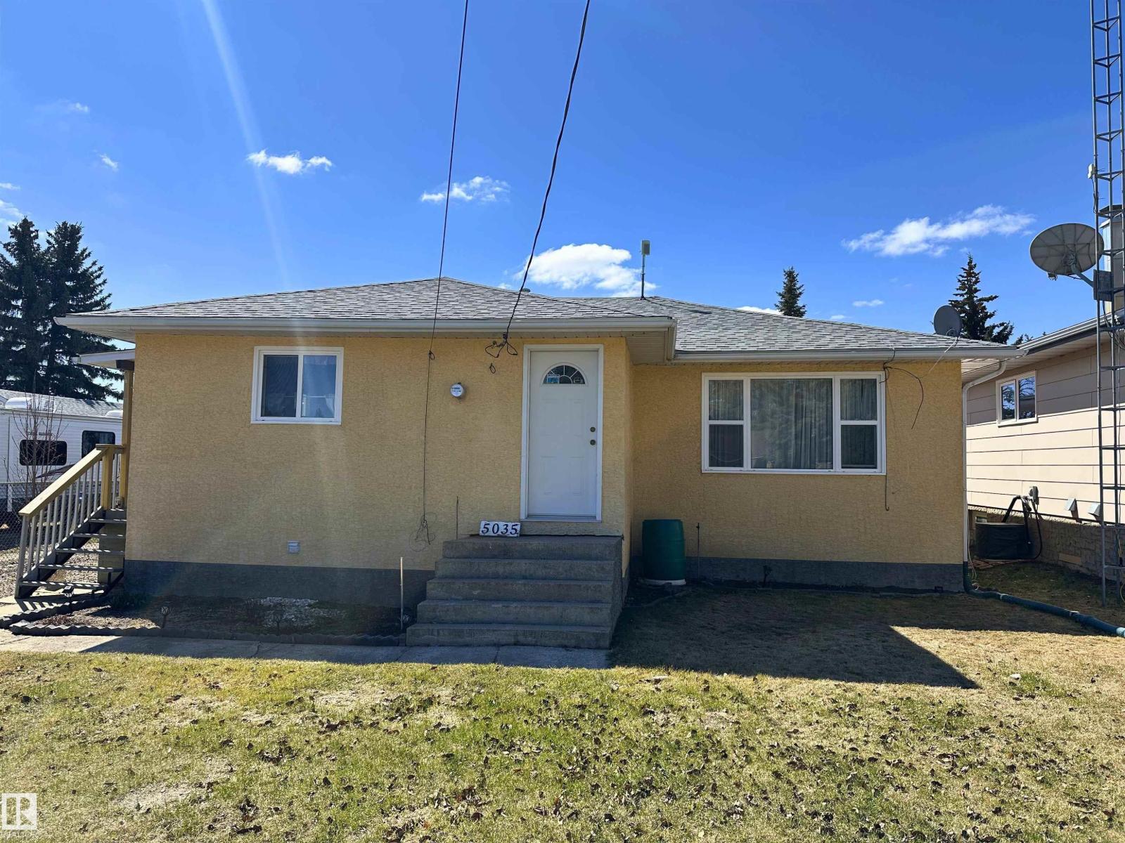 5035 49 AV NW - 18