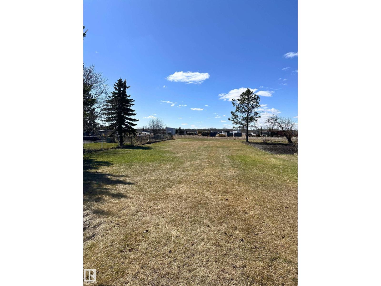 5035 49 AV NW - 20