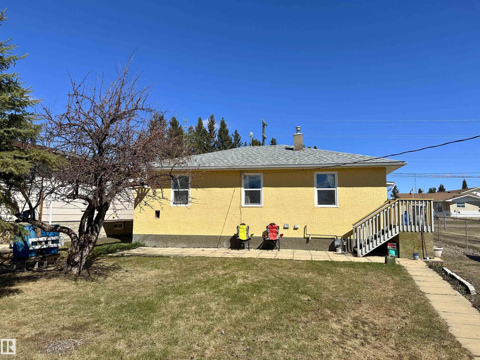 5035 49 AV NW - 21