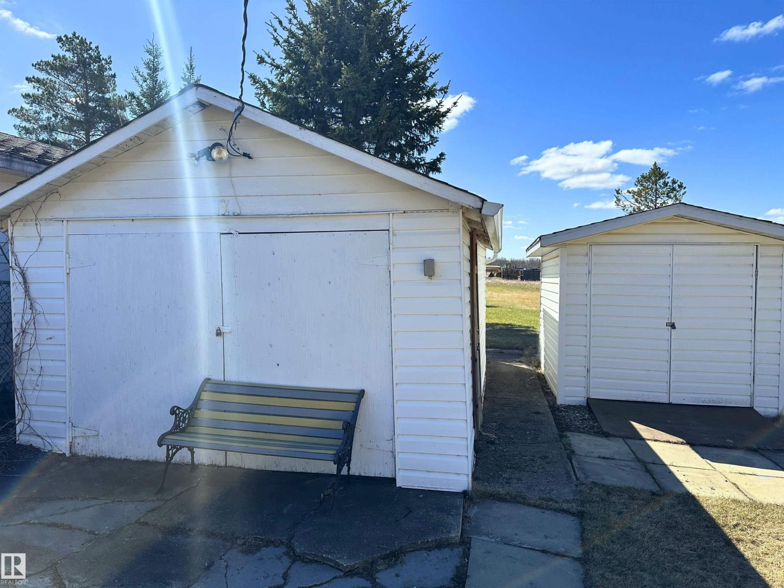 5035 49 AV NW - 22