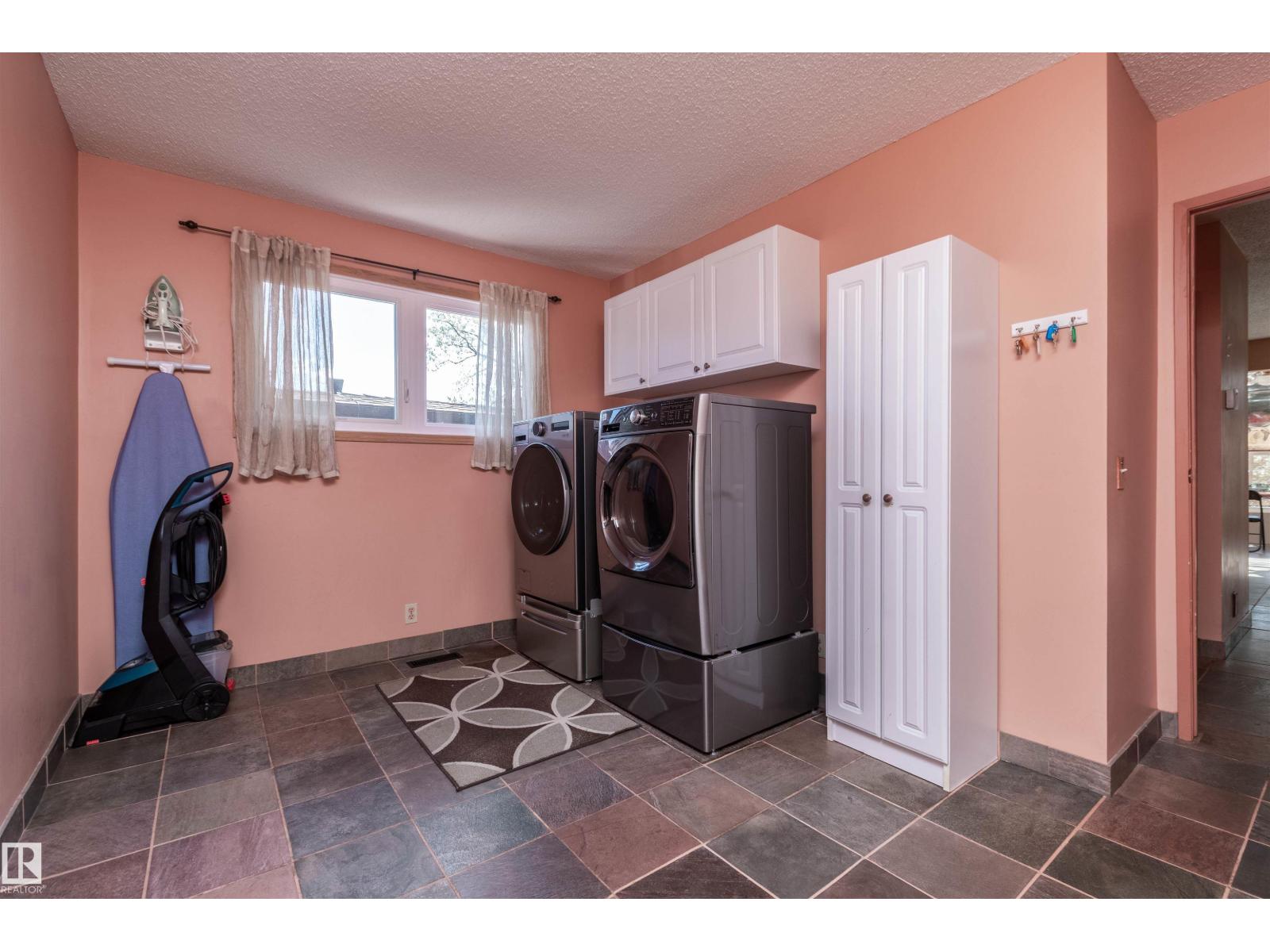 6 WOODFIELD PL, Sherwood Park