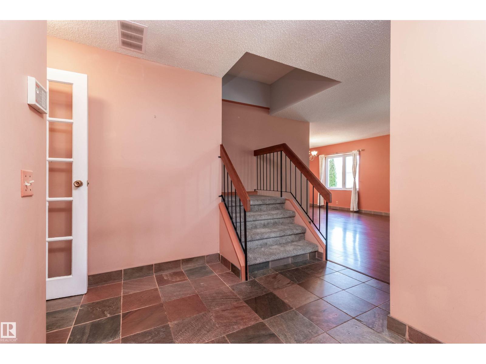6 WOODFIELD PL, Sherwood Park