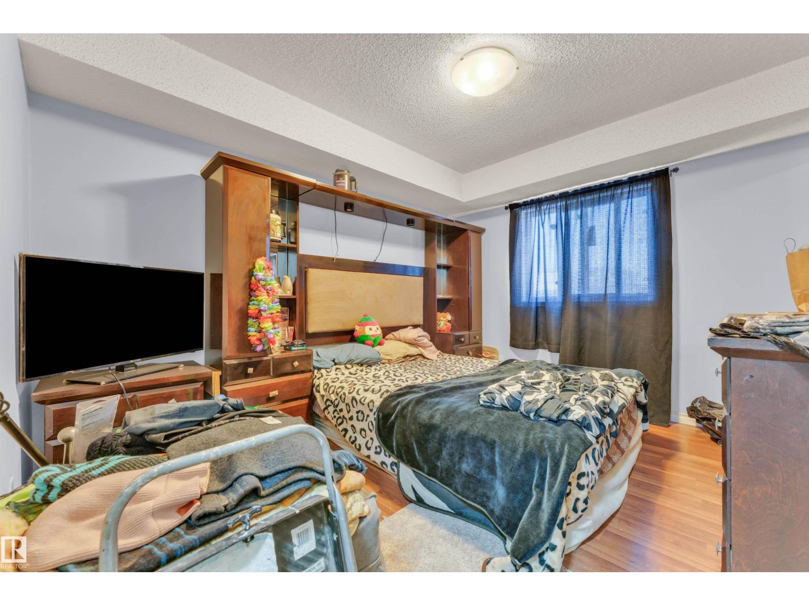 #101 10136 160 ST NW NW - 11