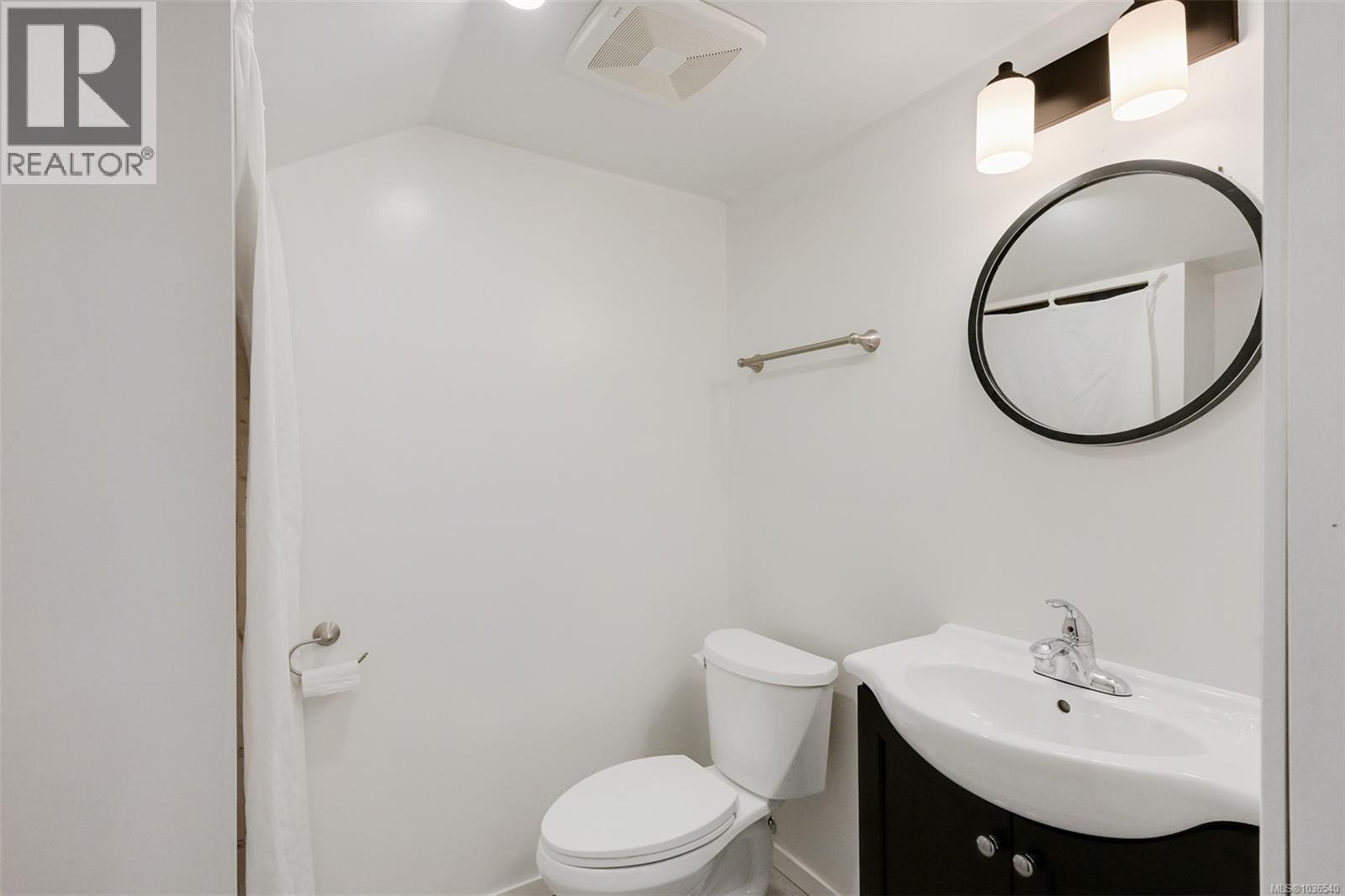  3746 Seaton Street, Saanich