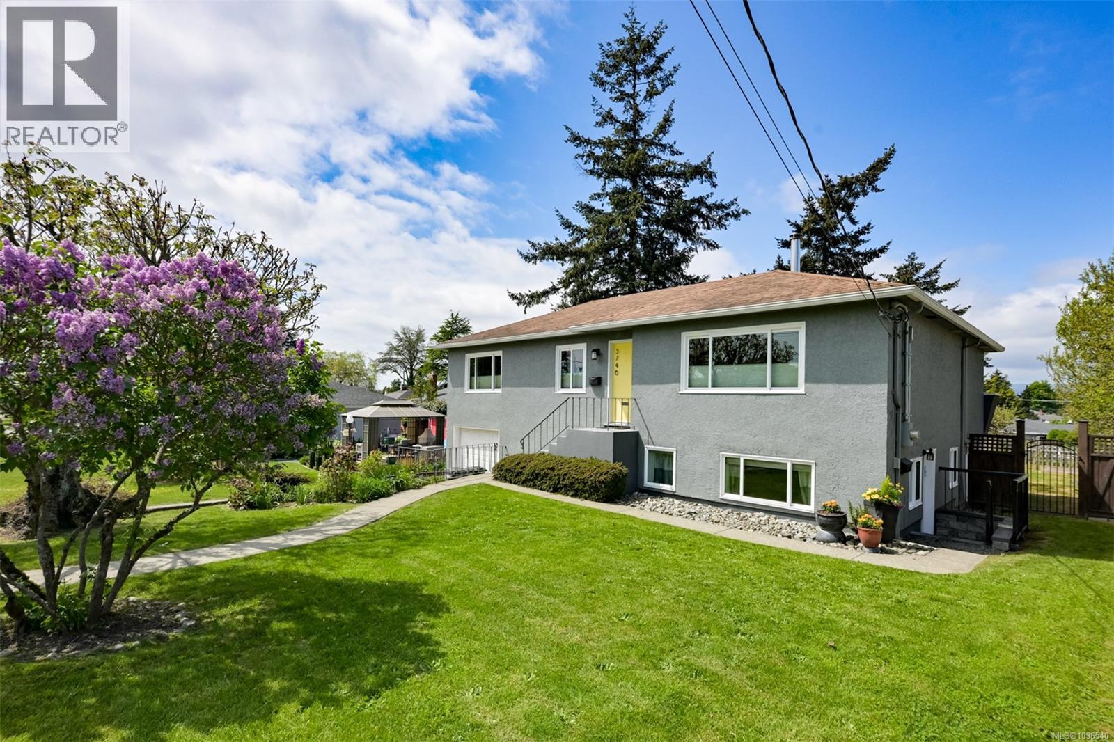  3746 Seaton Street, Saanich