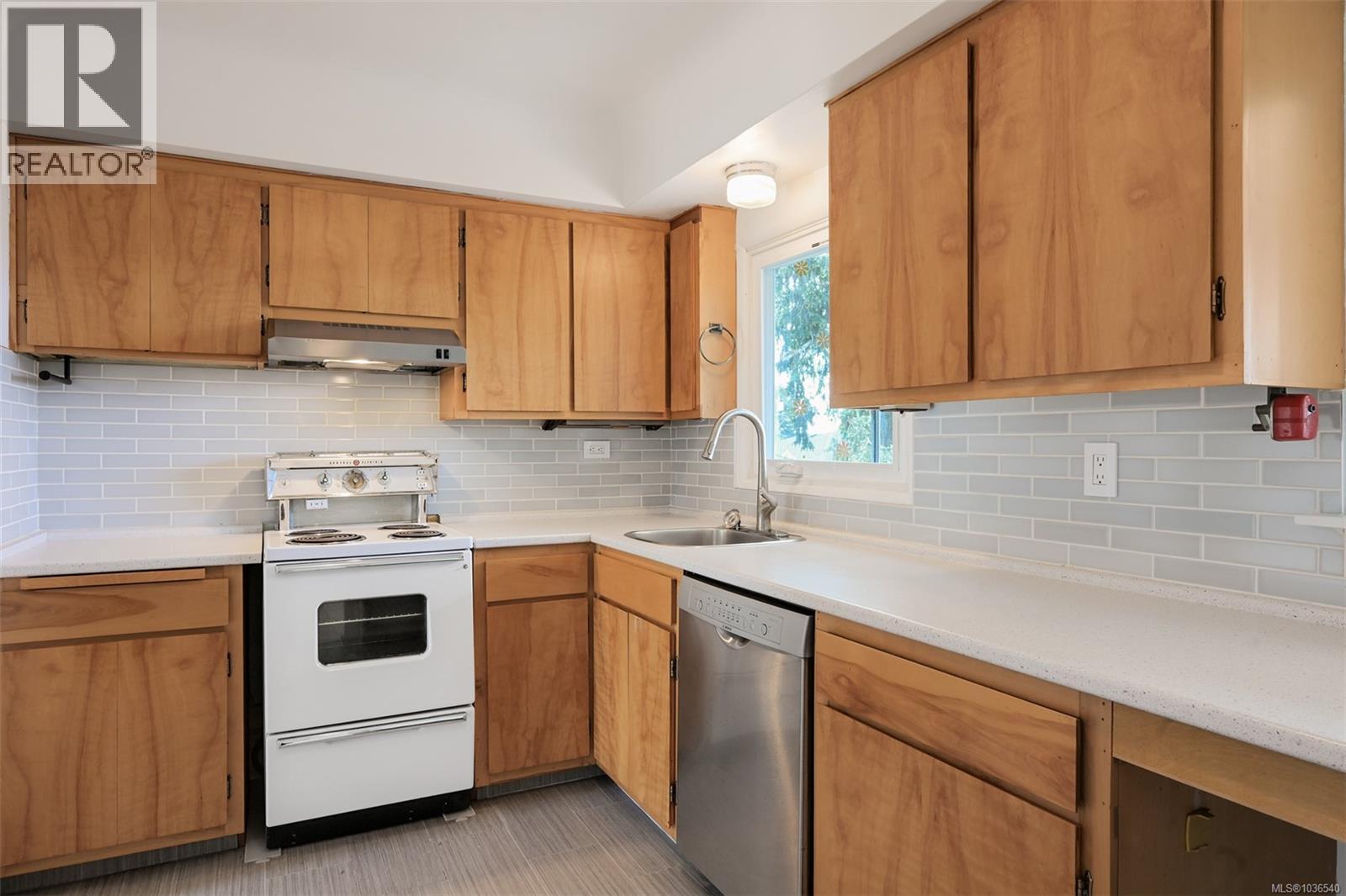  3746 Seaton Street, Saanich