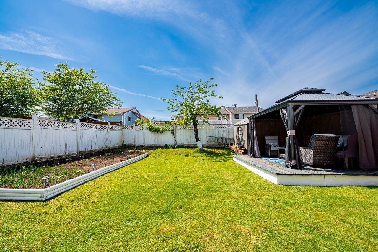 House in Surrey - Image 18