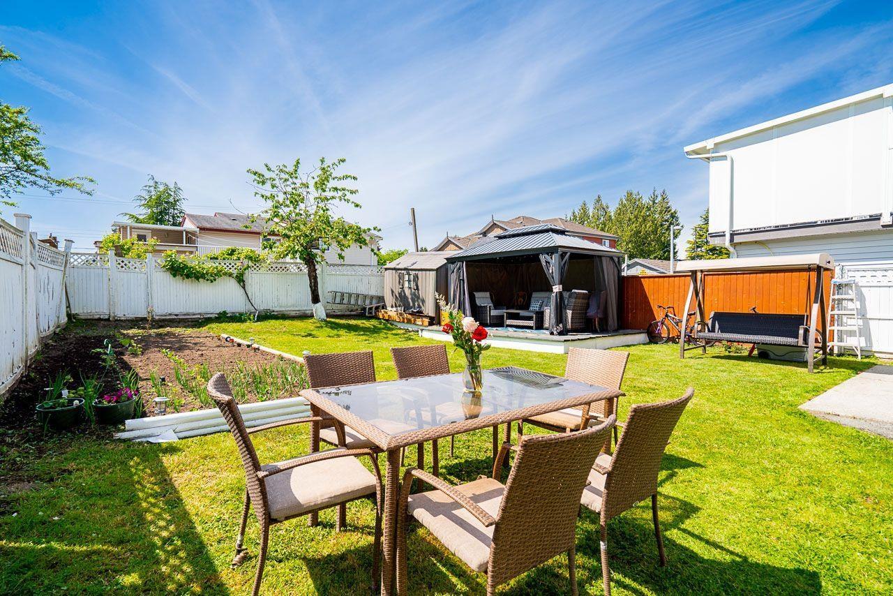 House in Surrey - Image 12