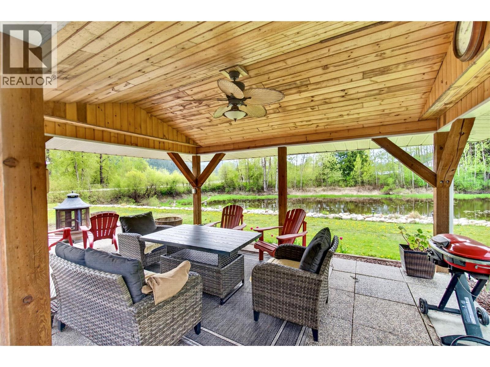  2069 Solsqua Road, Sicamous