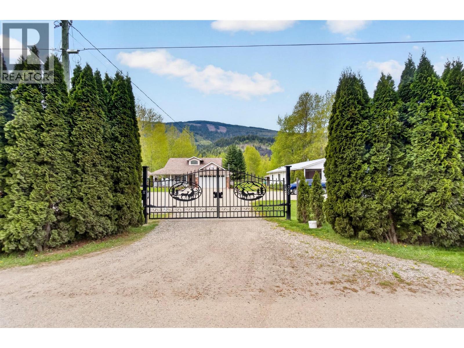  2069 Solsqua Road, Sicamous