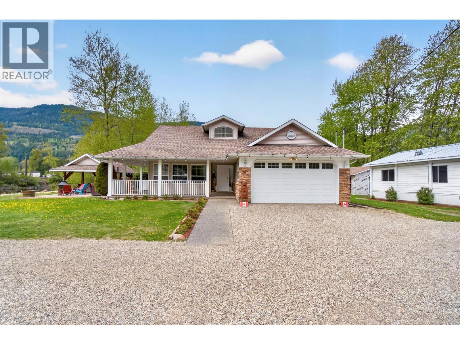 2069 Solsqua Road, Sicamous