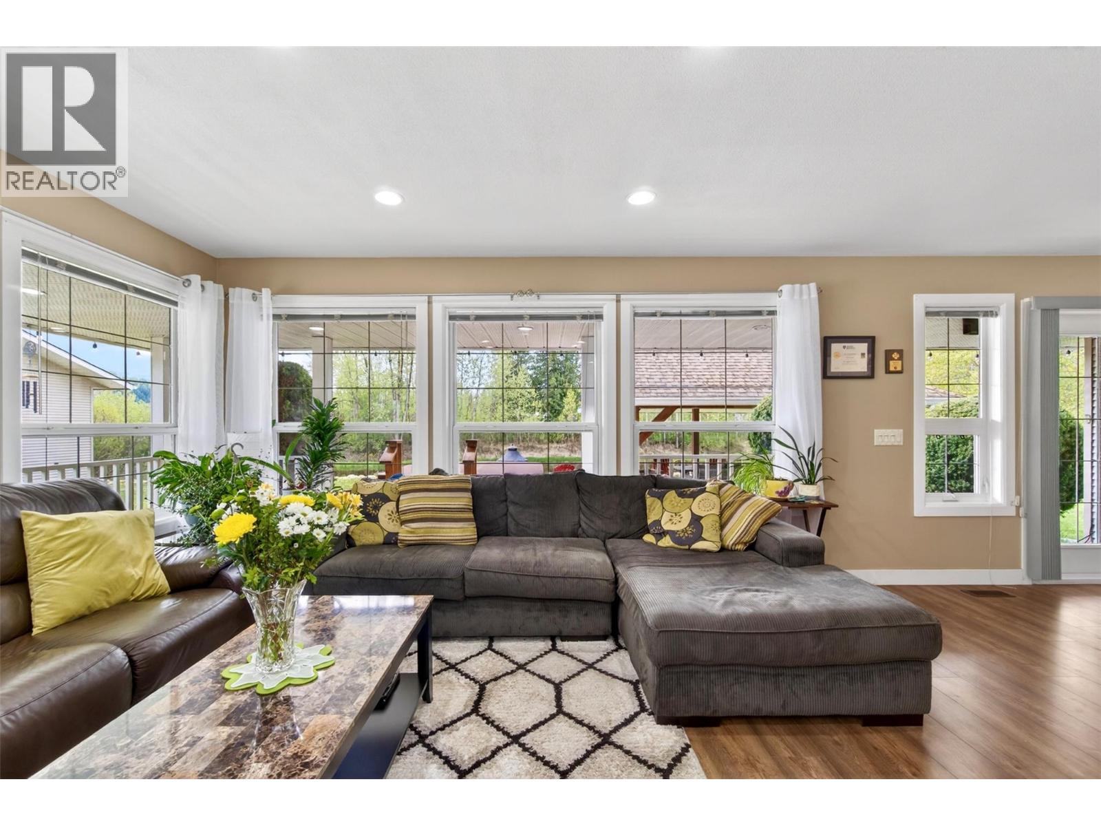  2069 Solsqua Road, Sicamous