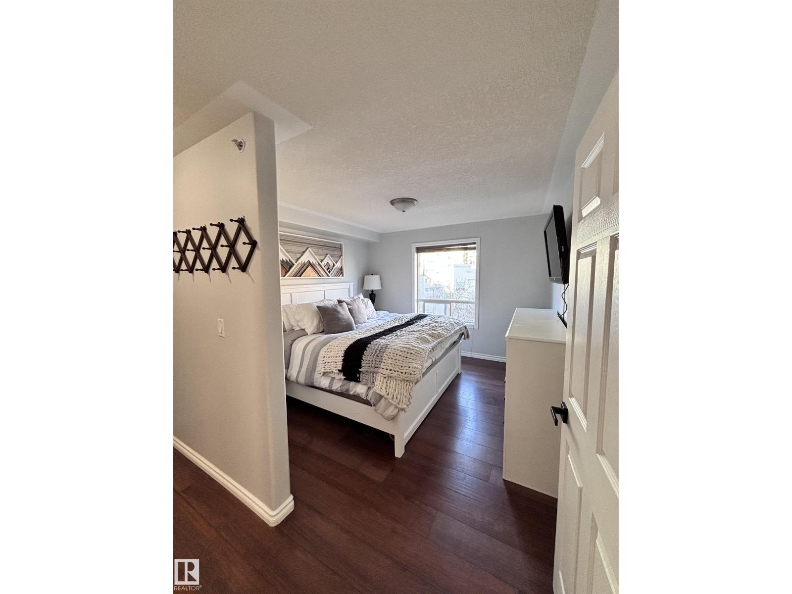#506 10046 110 ST NW - 18