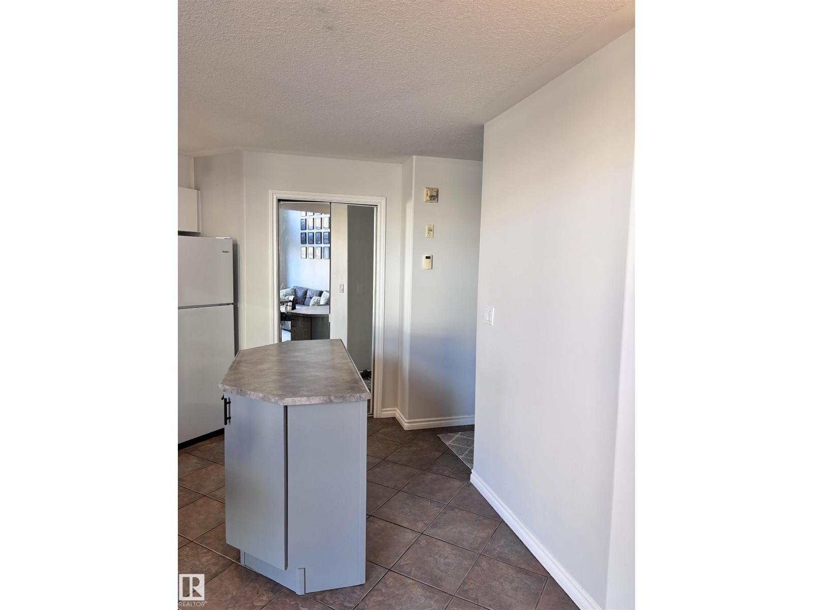 #506 10046 110 ST NW - 8