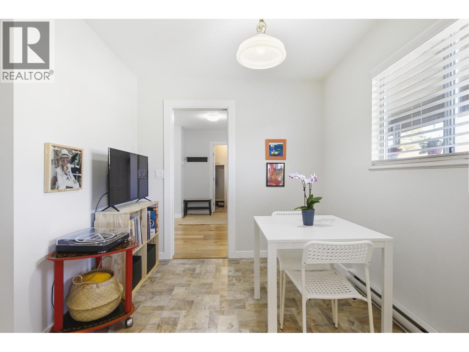 836 ROCHE POINT DRIVE, North Vancouver