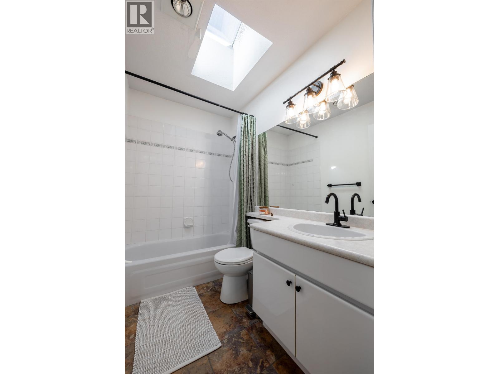 40 2401 MAMQUAM ROAD, Squamish