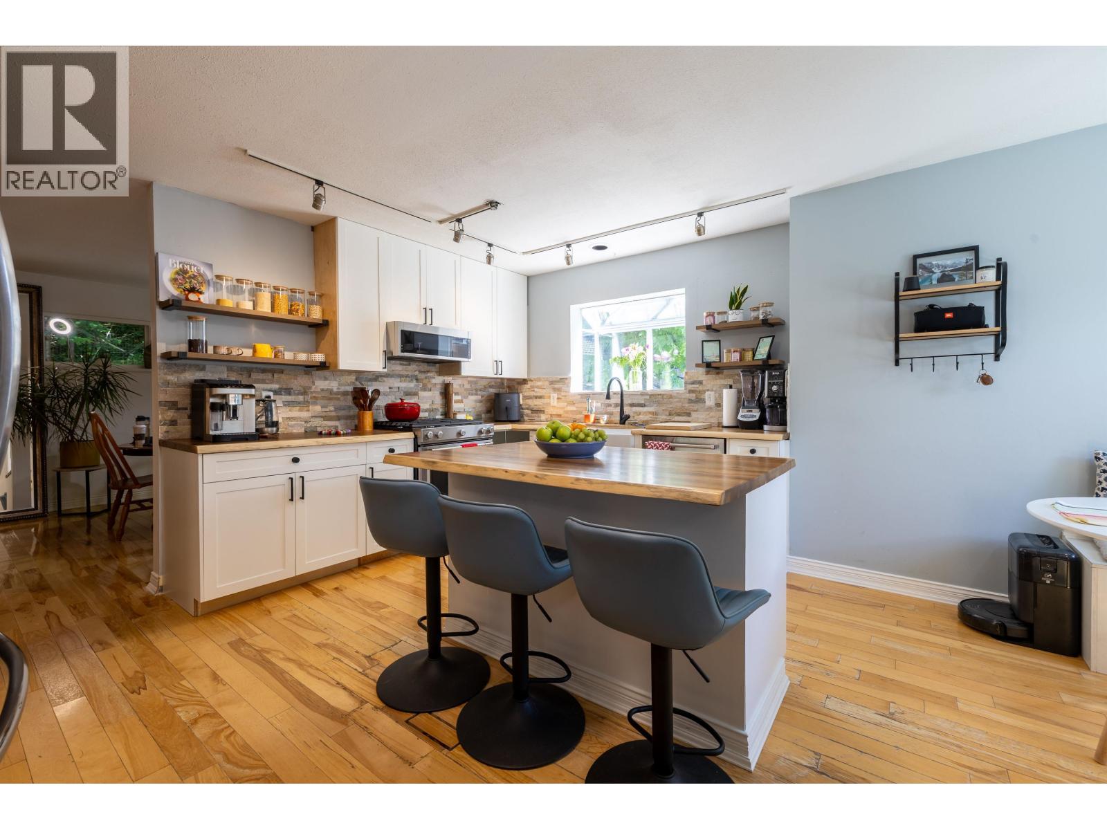 40 2401 MAMQUAM ROAD, Squamish