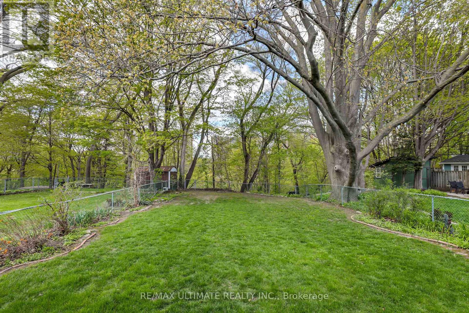 220 PARKVIEW HILL CRESCENT - 19